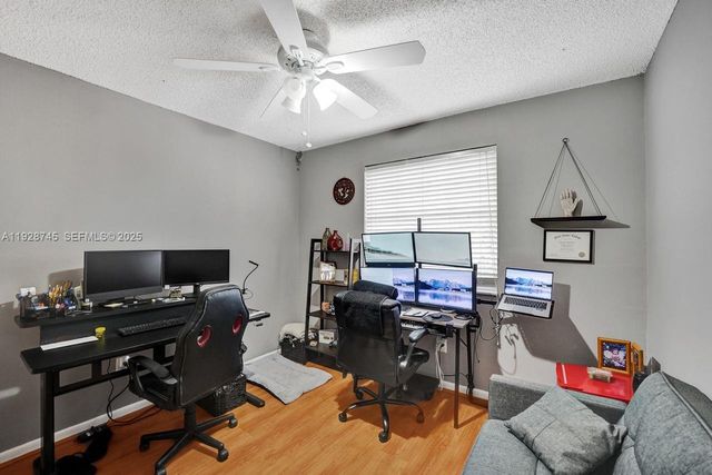 805 NW 98th Ave, Plantation, FL 33324