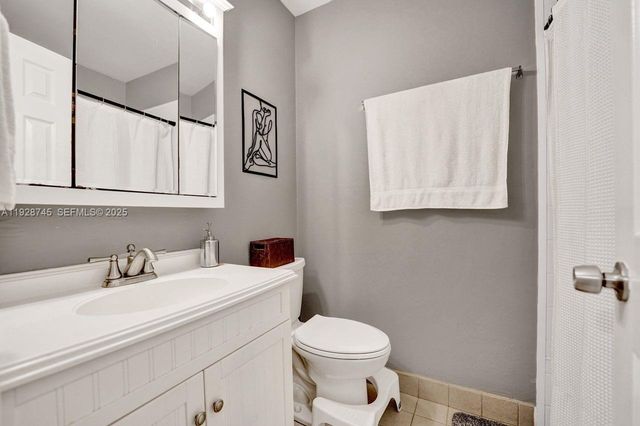 805 NW 98th Ave, Plantation, FL 33324