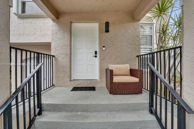 805 NW 98th Ave, Plantation, FL 33324