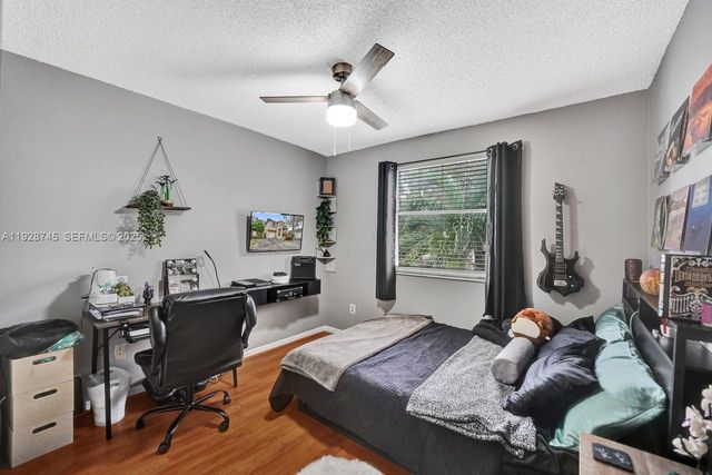 805 NW 98th Ave, Plantation, FL 33324