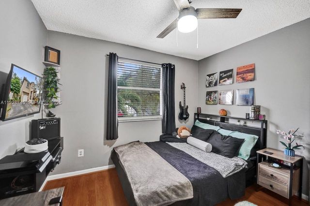 805 NW 98th Ave, Plantation, FL 33324