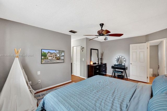 805 NW 98th Ave, Plantation, FL 33324