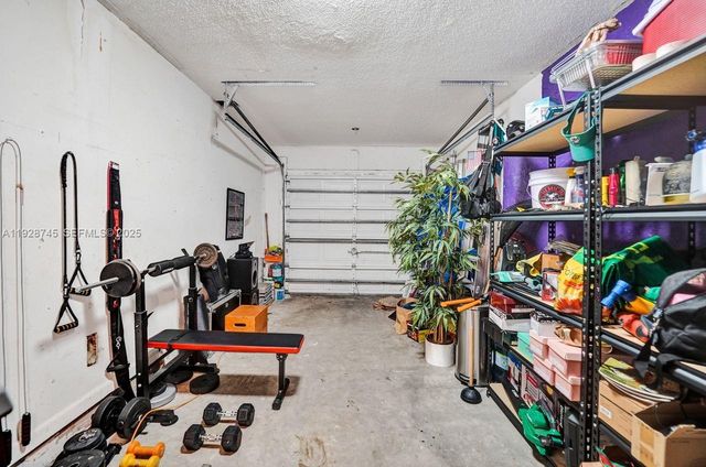 805 NW 98th Ave, Plantation, FL 33324