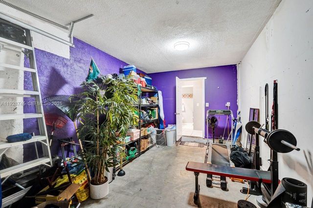 805 NW 98th Ave, Plantation, FL 33324