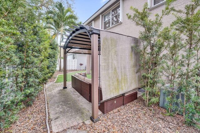 805 NW 98th Ave, Plantation, FL 33324