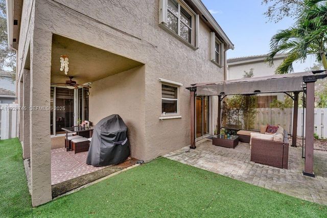 805 NW 98th Ave, Plantation, FL 33324