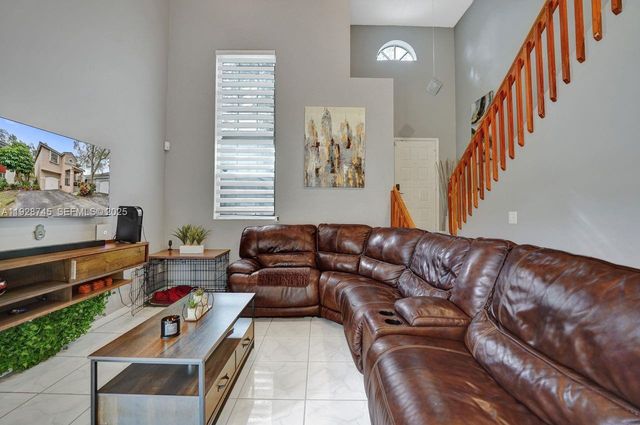 805 NW 98th Ave, Plantation, FL 33324