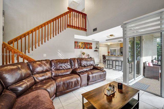 805 NW 98th Ave, Plantation, FL 33324