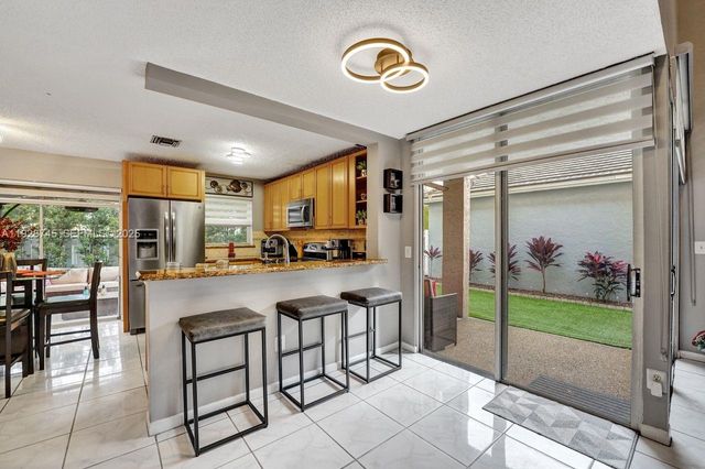 805 NW 98th Ave, Plantation, FL 33324