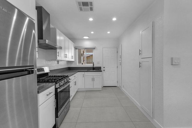 44635 San Carlos Avenue, Palm Desert, CA 92260