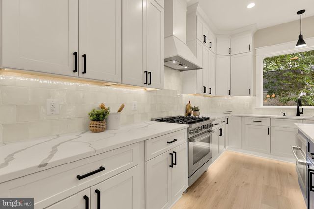 923 17TH ST S, Arlington, VA 22202