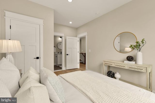923 17TH ST S, Arlington, VA 22202