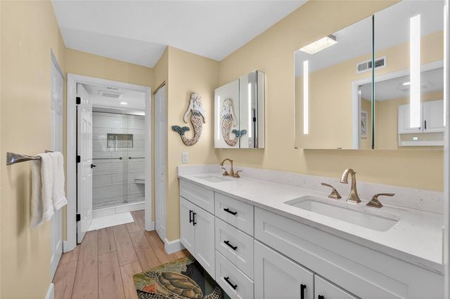 803 BAYPORT WAY 803, Longboat Key, FL 34228