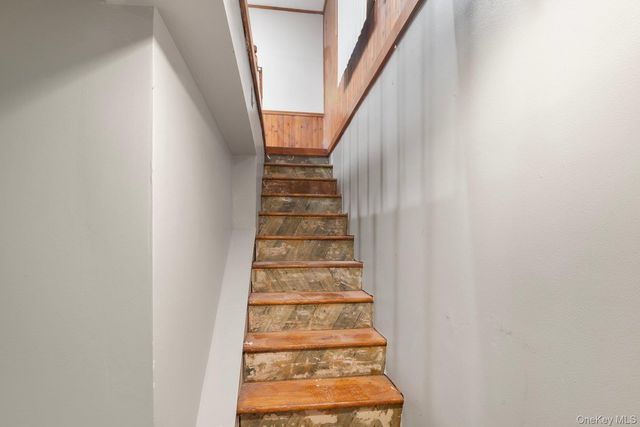 250 Spur Drive S, Bay Shore, NY 11706