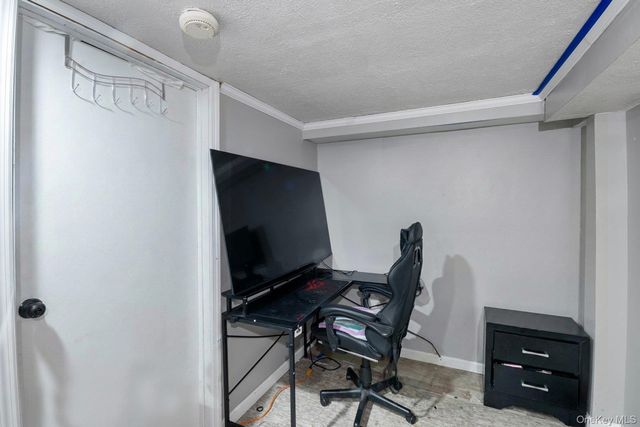 250 Spur Drive S, Bay Shore, NY 11706