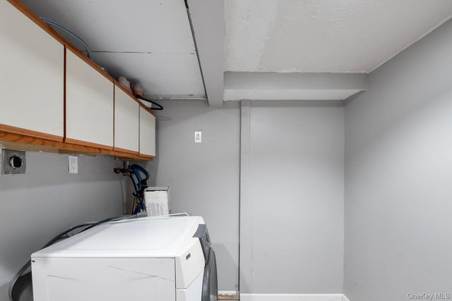 250 Spur Drive S, Bay Shore, NY 11706