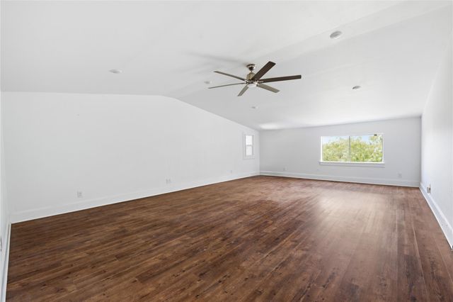 8012 Bernard ST, Volente, TX 78641