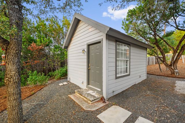 8012 Bernard ST, Volente, TX 78641