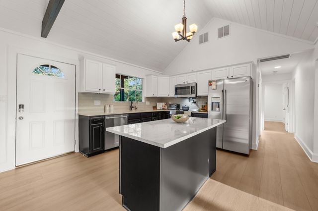 8012 Bernard ST, Volente, TX 78641