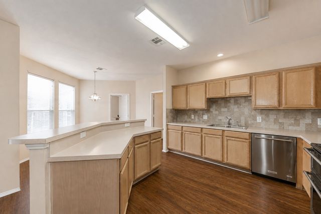 6704 Cambrian Way, Fort Worth, TX 76137