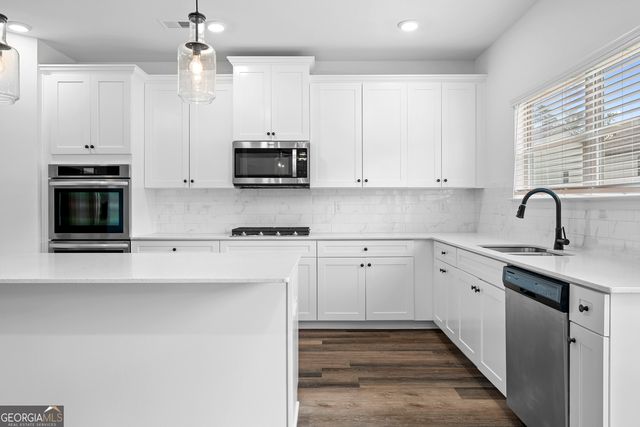 5673 Wyncreek Circle SW, Atlanta, GA 30331