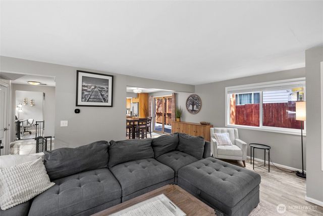 1678 NE Sumner Drive, Oak Harbor, WA 98277