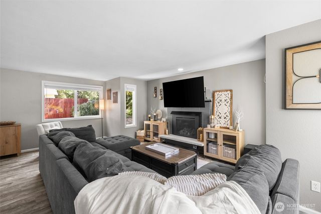 1678 NE Sumner Drive, Oak Harbor, WA 98277