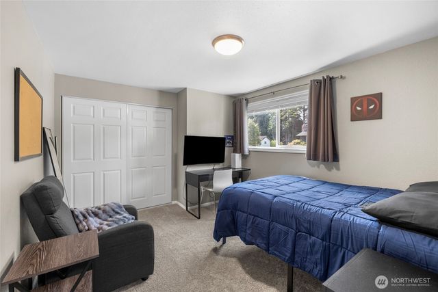 1678 NE Sumner Drive, Oak Harbor, WA 98277