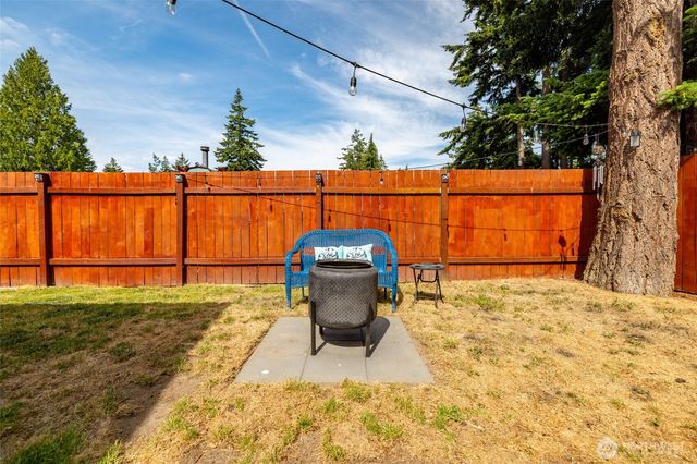 1678 NE Sumner Drive, Oak Harbor, WA 98277