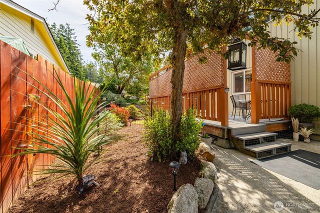 1678 NE Sumner Drive, Oak Harbor, WA 98277