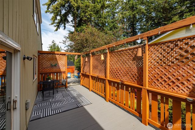 1678 NE Sumner Drive, Oak Harbor, WA 98277