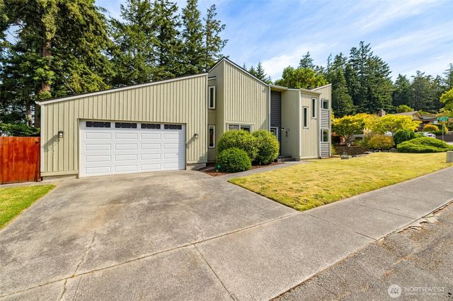 1678 NE Sumner Drive, Oak Harbor, WA 98277