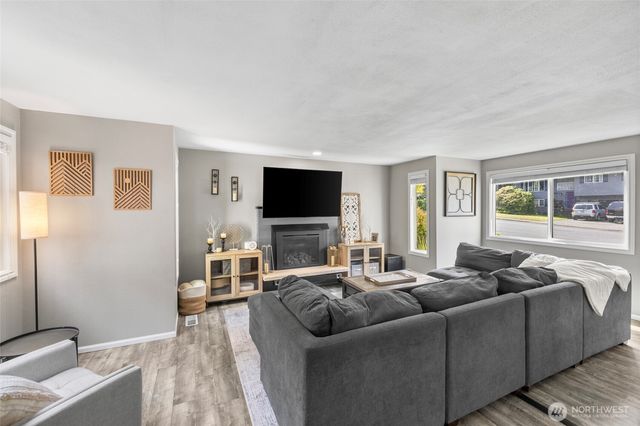 1678 NE Sumner Drive, Oak Harbor, WA 98277