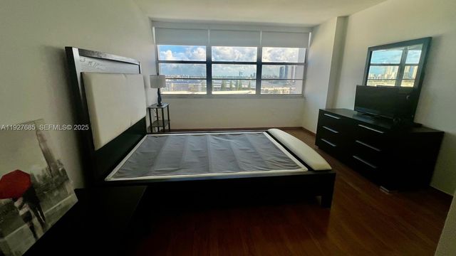 18031 Biscayne Blvd 1103, Aventura, FL 33160