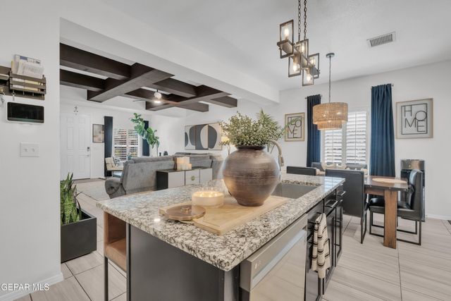 1901 RICHARD WOOTEN Place, El Paso, TX 79938