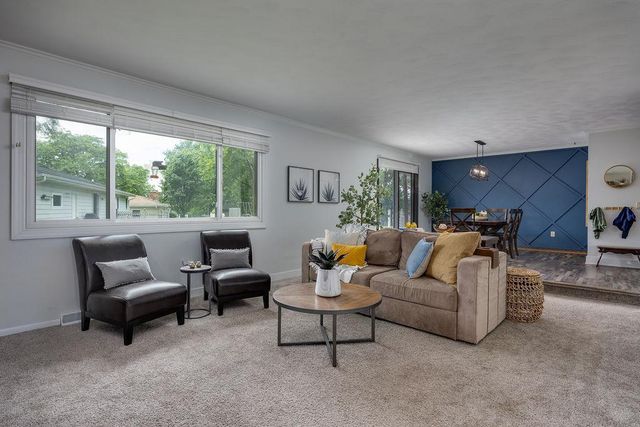 305 Raymond Road, Waunakee, WI 53597