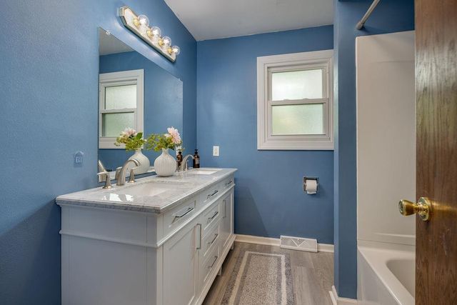 305 Raymond Road, Waunakee, WI 53597