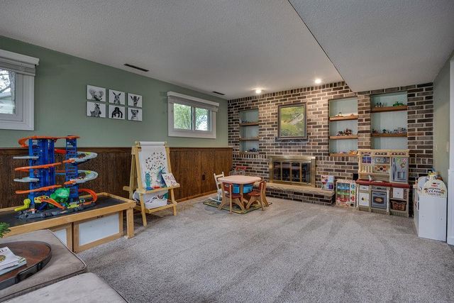 305 Raymond Road, Waunakee, WI 53597