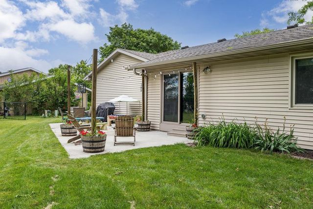 305 Raymond Road, Waunakee, WI 53597