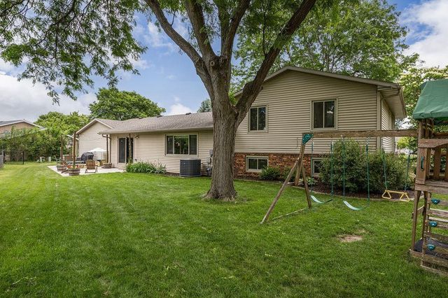 305 Raymond Road, Waunakee, WI 53597