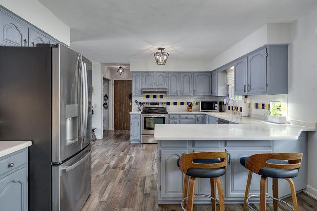 305 Raymond Road, Waunakee, WI 53597