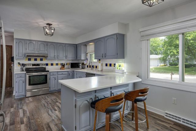 305 Raymond Road, Waunakee, WI 53597
