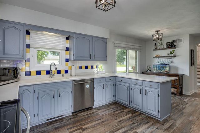 305 Raymond Road, Waunakee, WI 53597