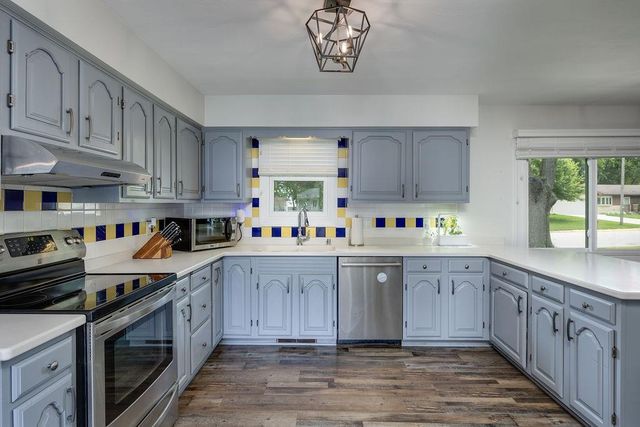 305 Raymond Road, Waunakee, WI 53597