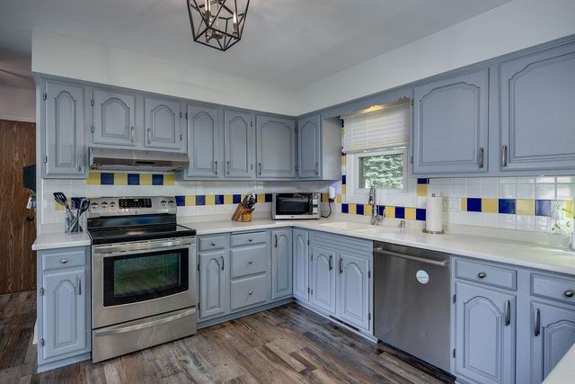 305 Raymond Road, Waunakee, WI 53597