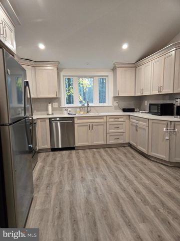 334 CHEWS LANDING RD, Lindenwold, NJ 08021