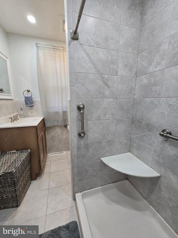 334 CHEWS LANDING RD, Lindenwold, NJ 08021