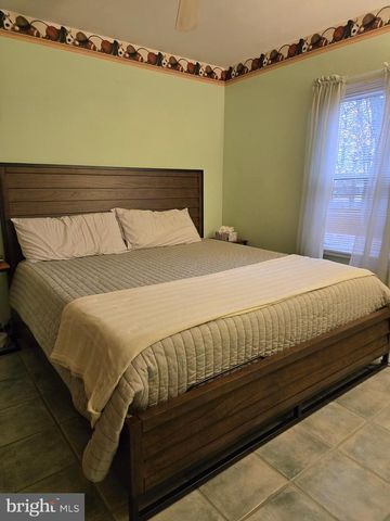 334 CHEWS LANDING RD, Lindenwold, NJ 08021