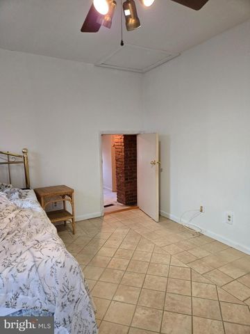 334 CHEWS LANDING RD, Lindenwold, NJ 08021