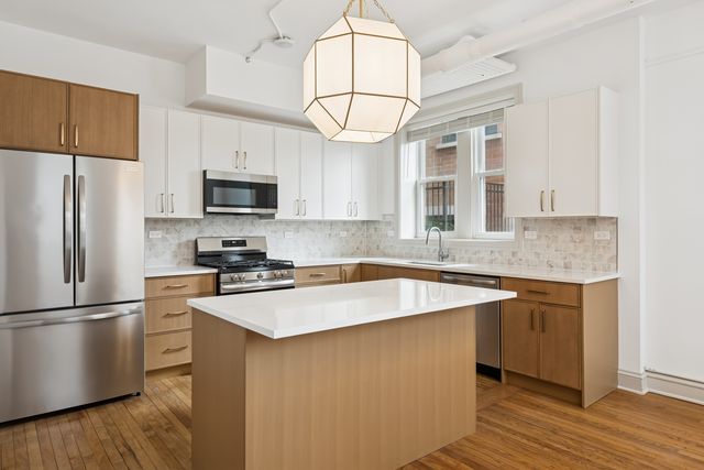 531 Hinman Avenue A-0, Evanston, IL 60202